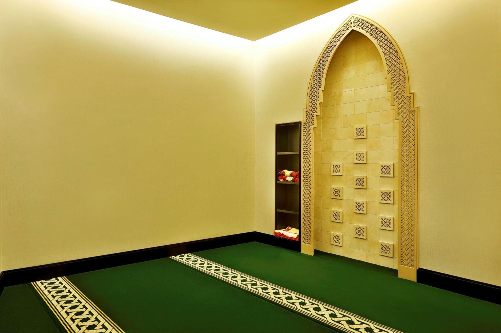 Alrayyan Hotel Doha, Curio Collection By Hilton Exterior photo Prayer room at the airport
