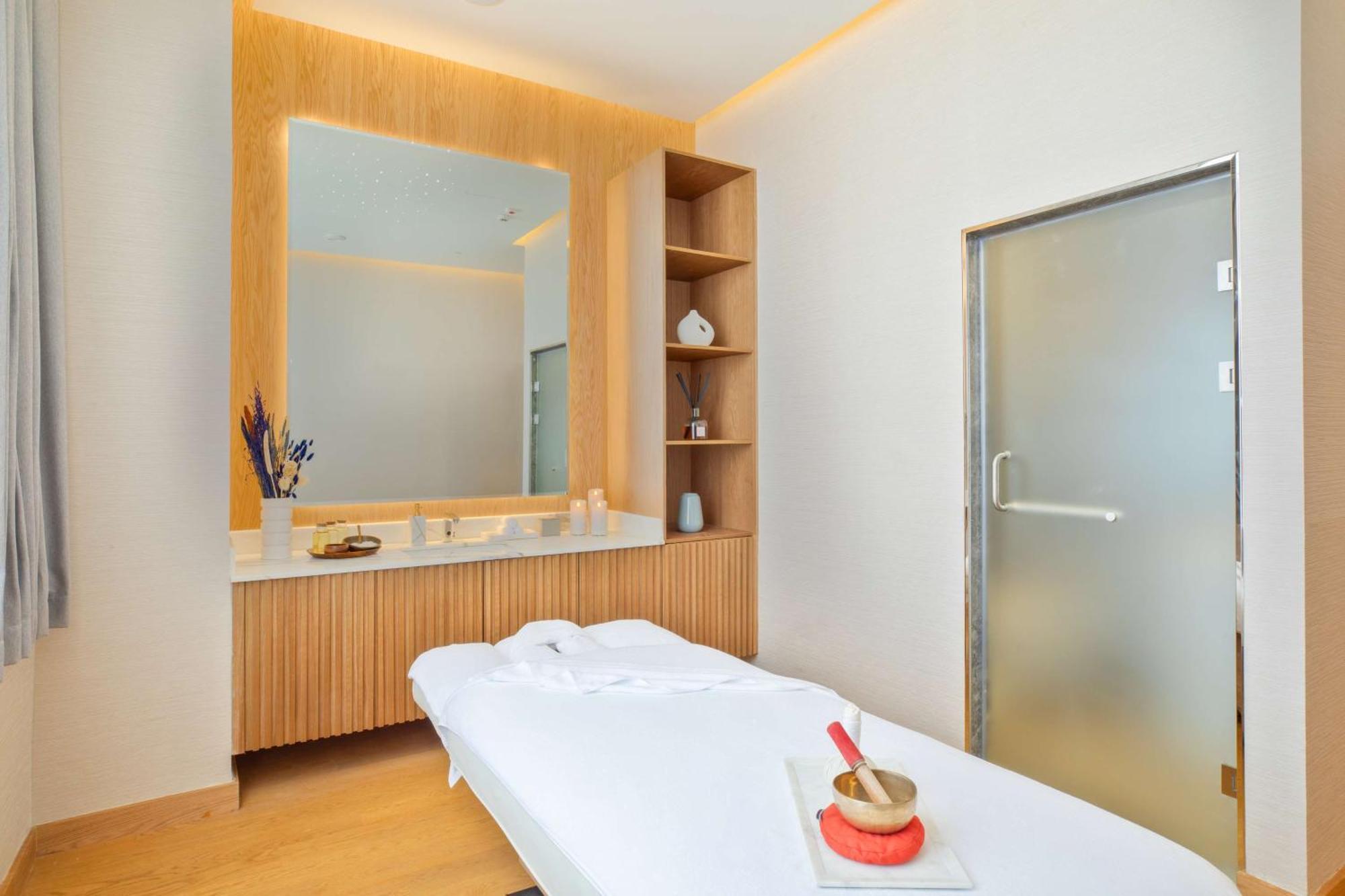 Alrayyan Hotel Doha, Curio Collection By Hilton Exterior photo